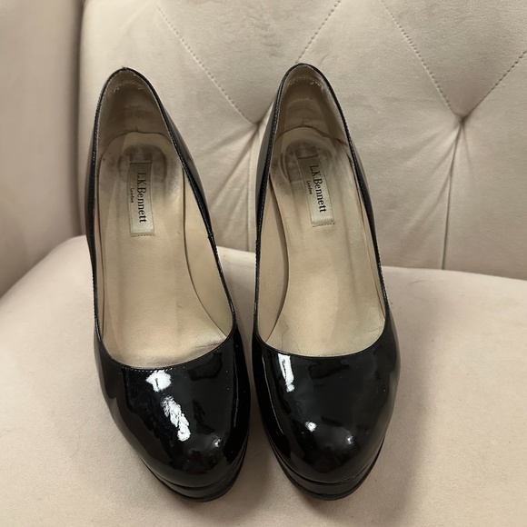 LK Bennett Sledge Black Patent Leather Heels LK Bennett Sledge Pumps sz 39 - Picture 2 of 5